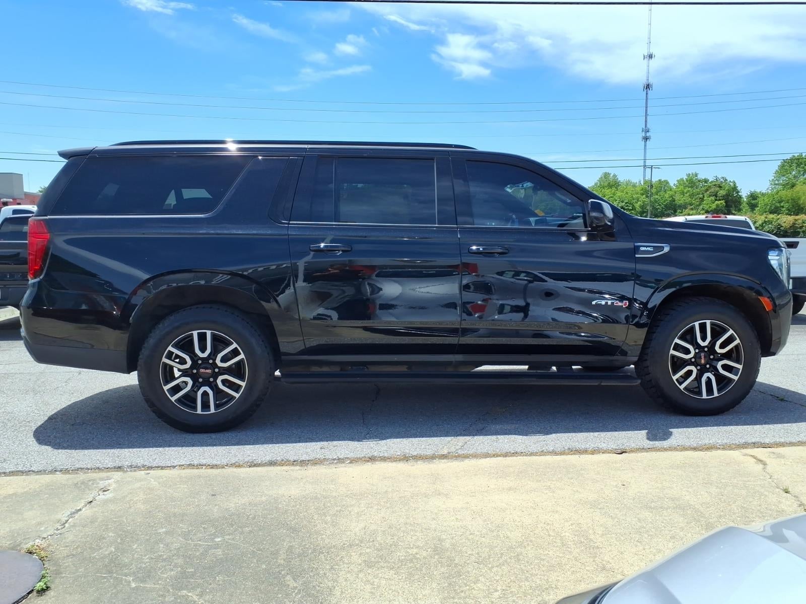 2021 GMC Yukon XL AT4
