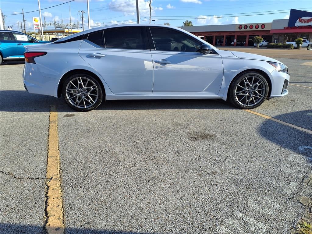 2023 Nissan Altima 2.0 SR
