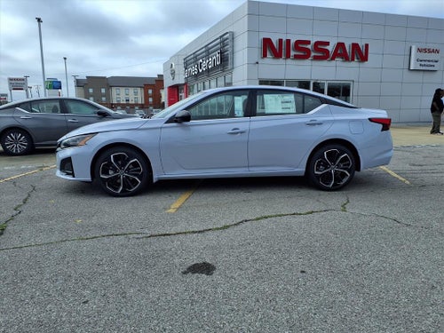 2025 Nissan Altima SR