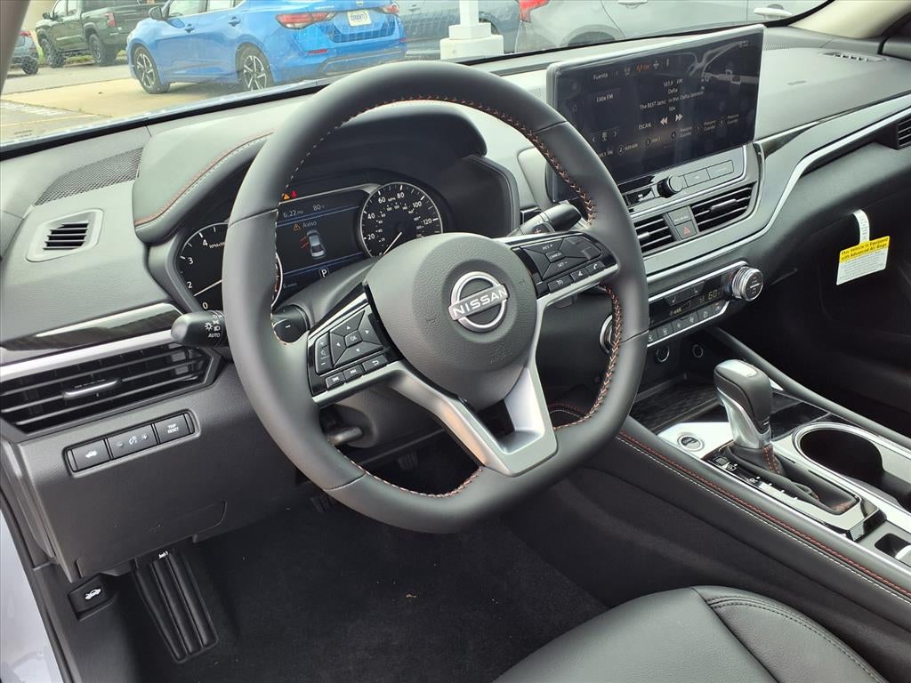 2025 Nissan Altima SR