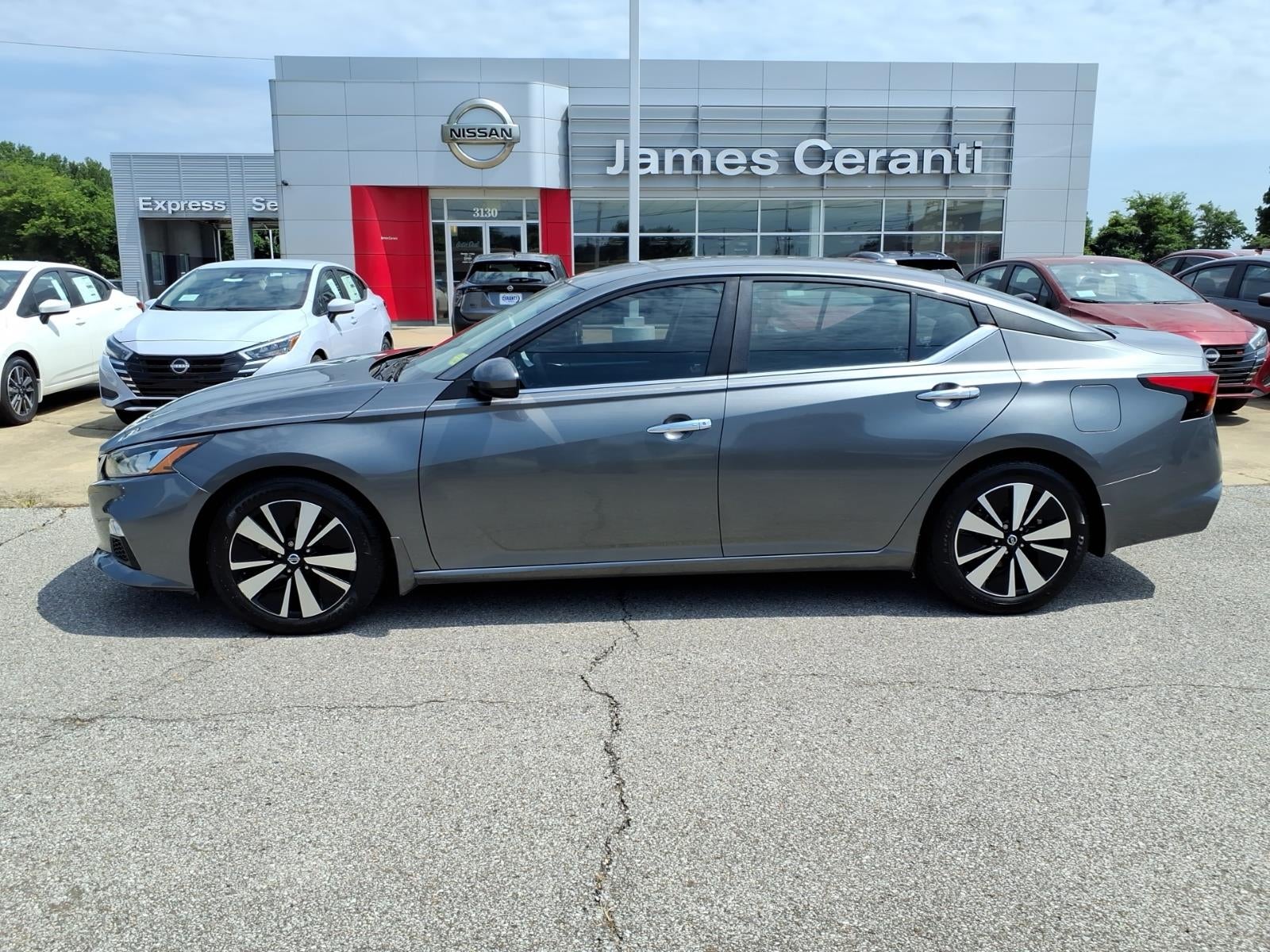 2022 Nissan Altima 2.5 SV