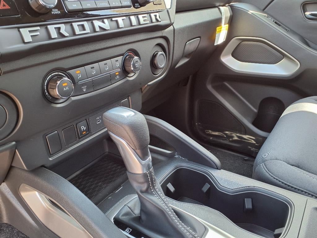 2025 Nissan Frontier King Cab® SV
