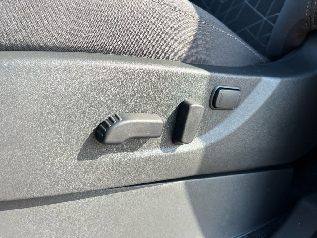 2025 Nissan Frontier Crew Cab SV