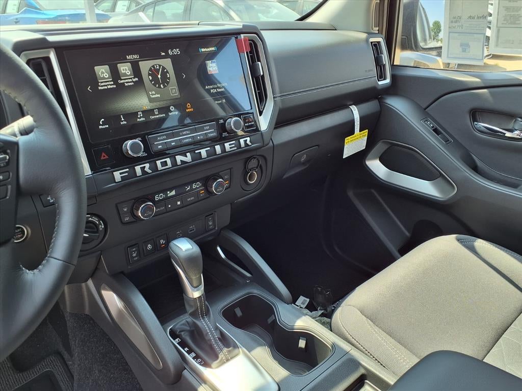 2025 Nissan Frontier Crew Cab SV