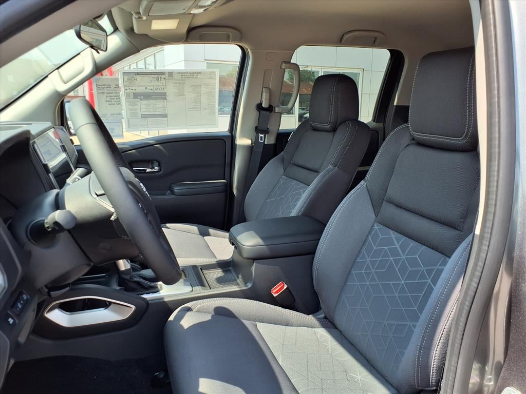 2025 Nissan Frontier Crew Cab SV