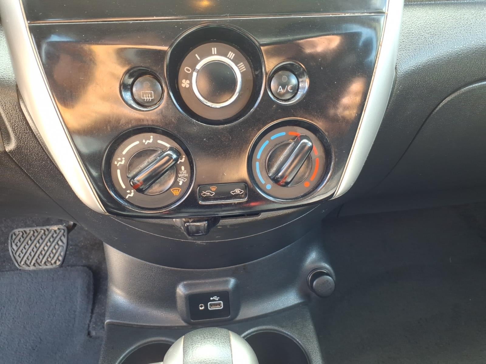 2019 Nissan Versa SV