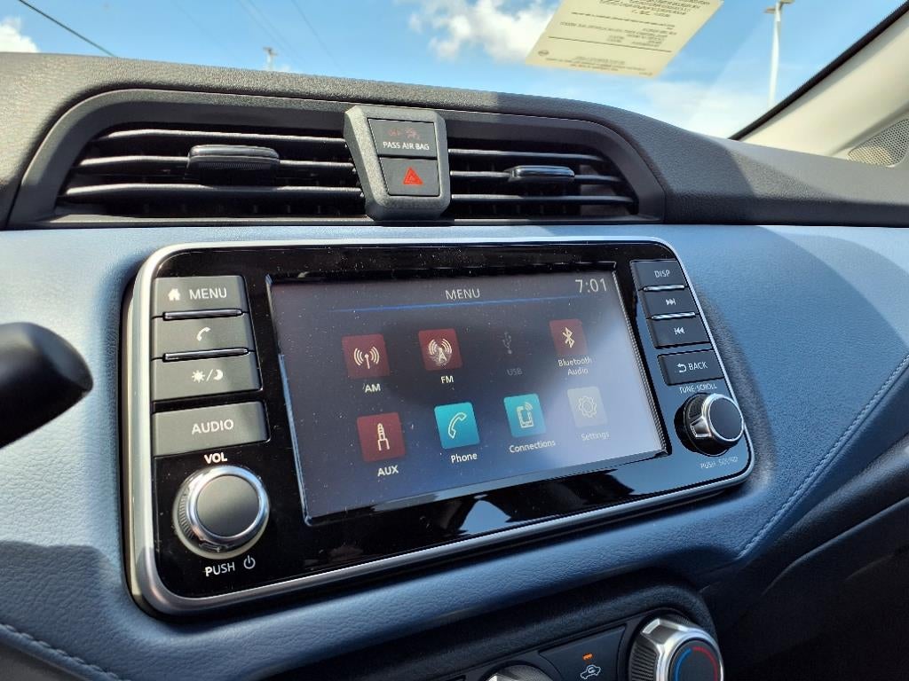 2025 Nissan Versa SV