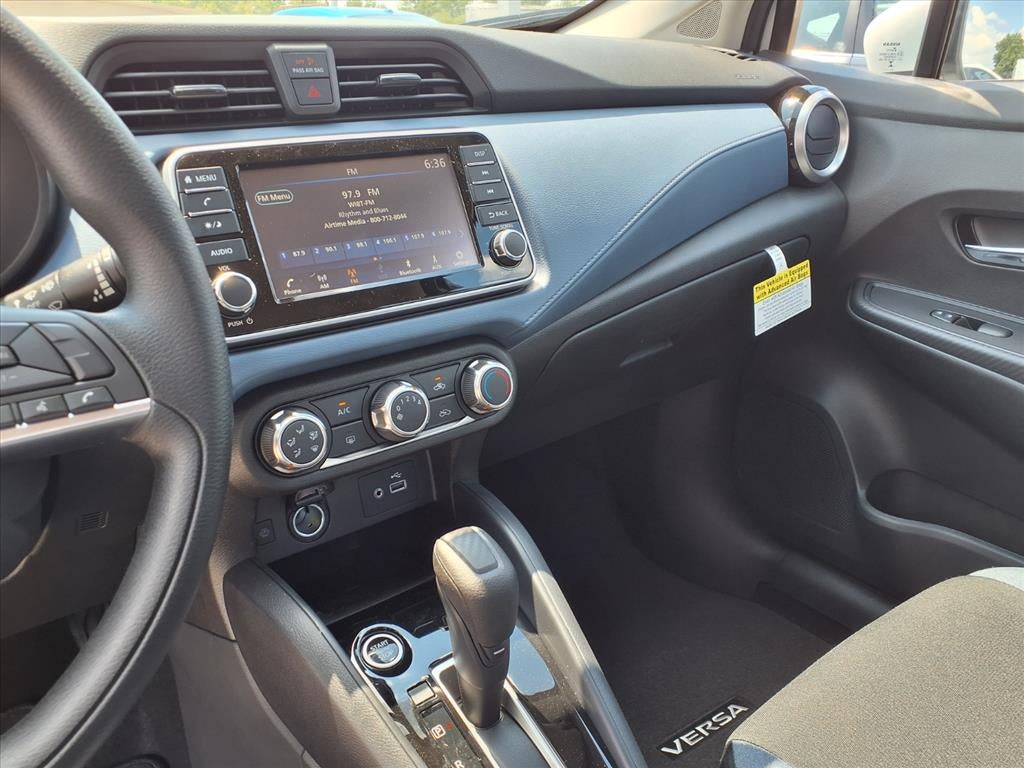 2025 Nissan Versa SV