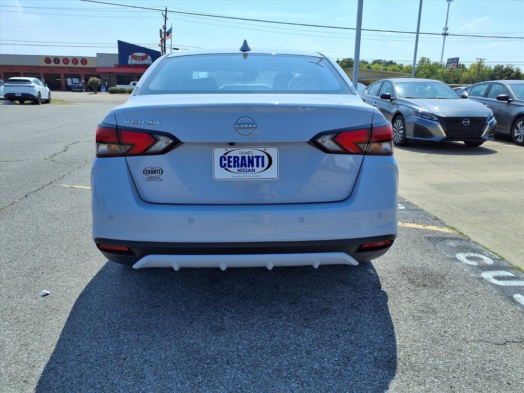 2025 Nissan Versa SV