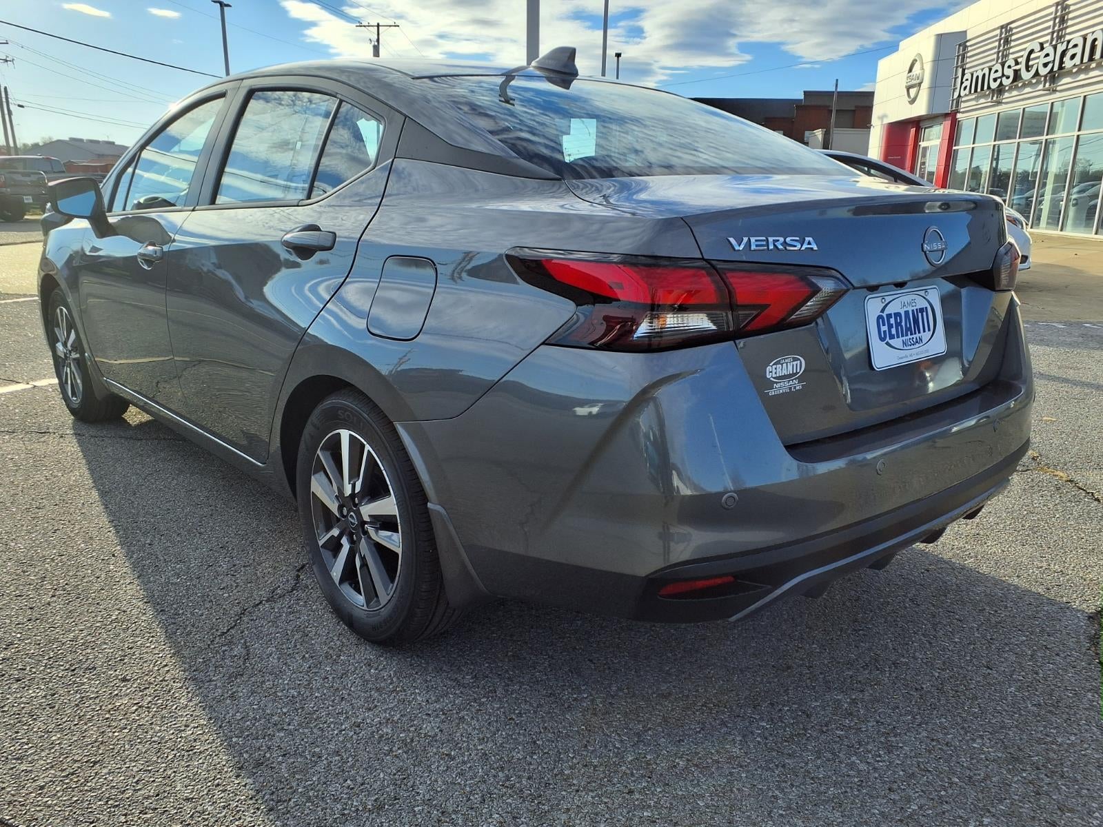 2025 Nissan Versa SV