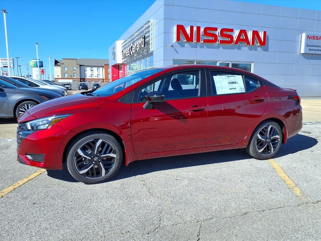2025 Nissan Versa SR
