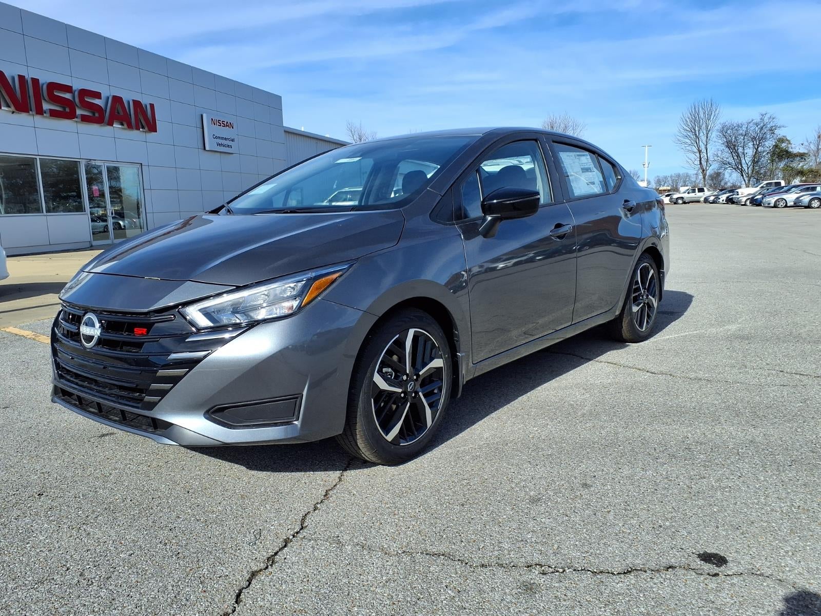 2025 Nissan Versa SR