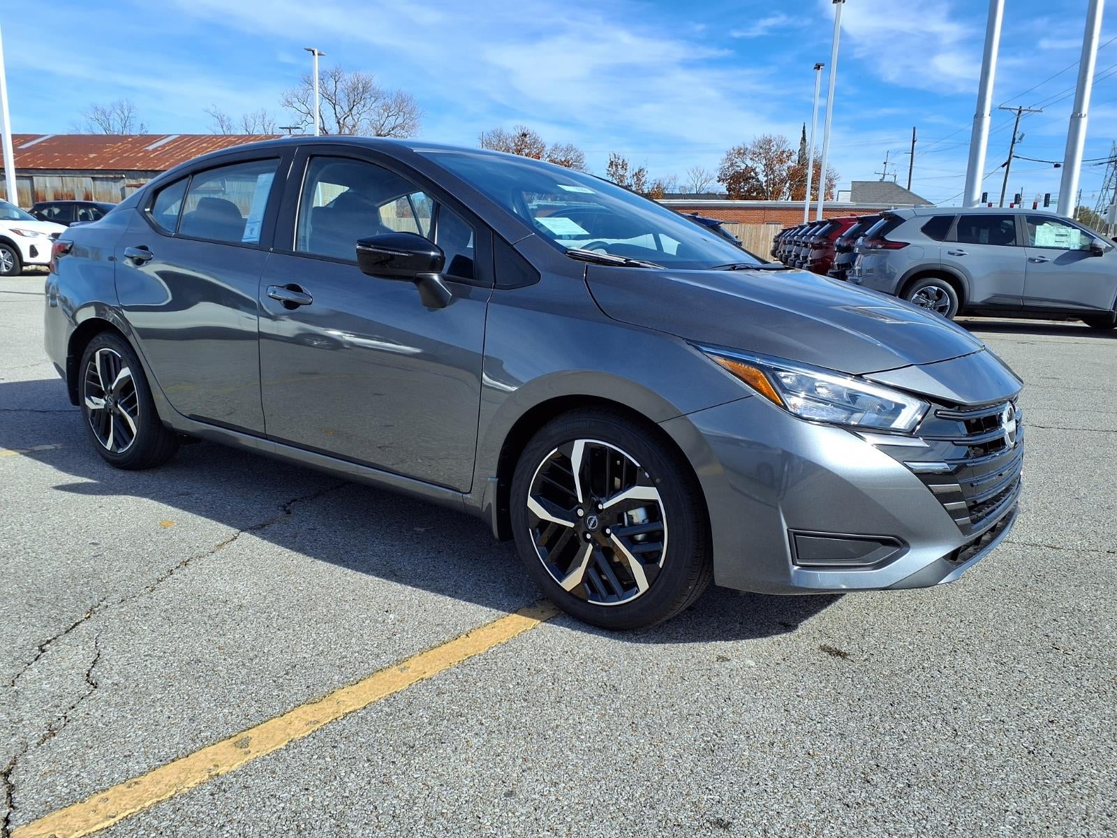 2025 Nissan Versa SR