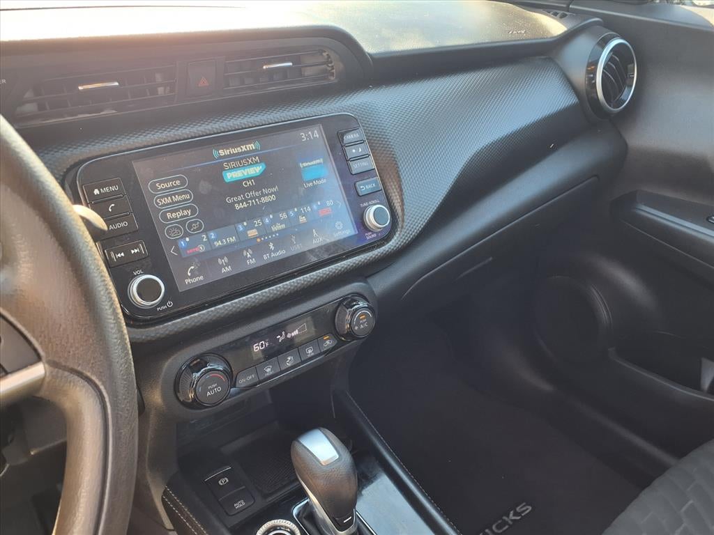 2022 Nissan Kicks SV