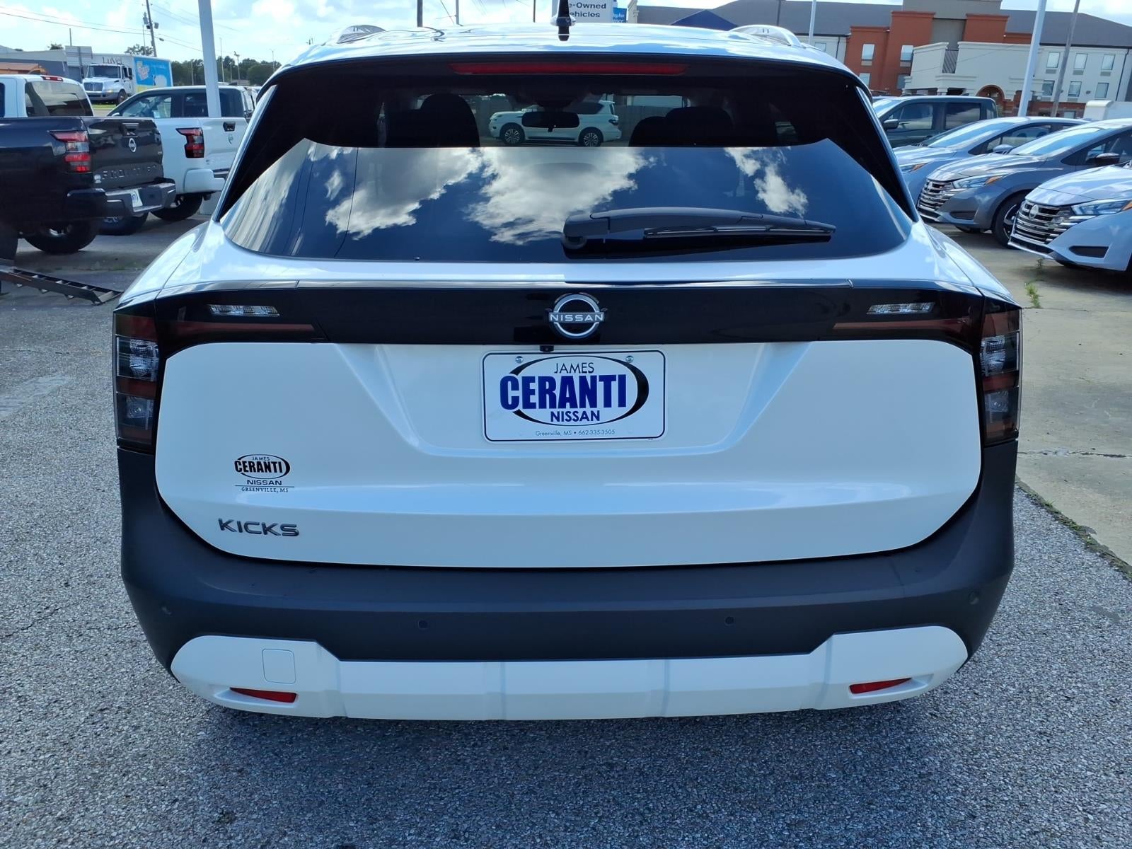 2026 Nissan Kicks SV