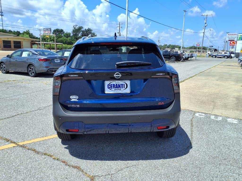 2025 Nissan Kicks SR