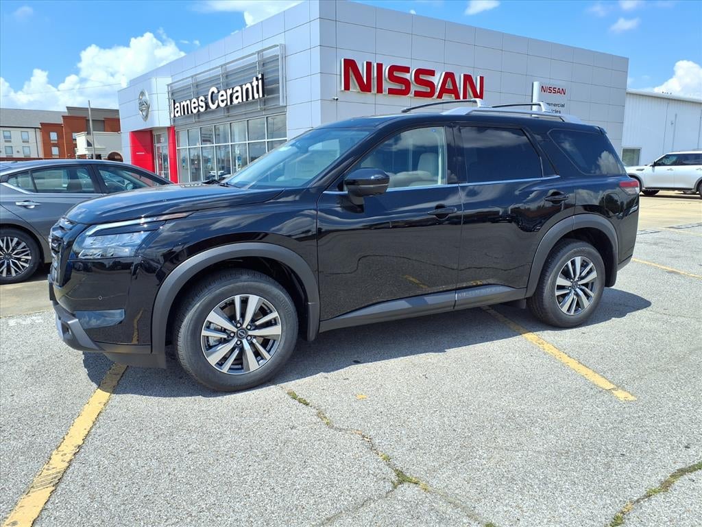 2025 Nissan Pathfinder SL
