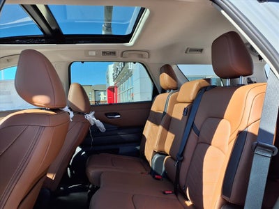 2025 Nissan Pathfinder Platinum