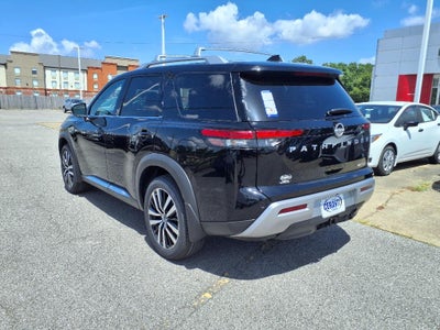 2025 Nissan Pathfinder Platinum