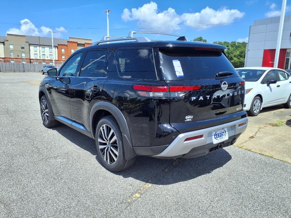 2025 Nissan Pathfinder Platinum