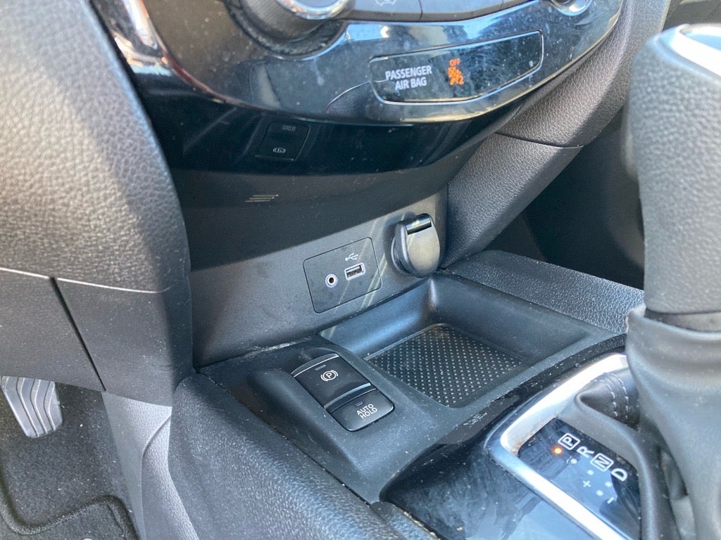 2022 Nissan Rogue Sport SL